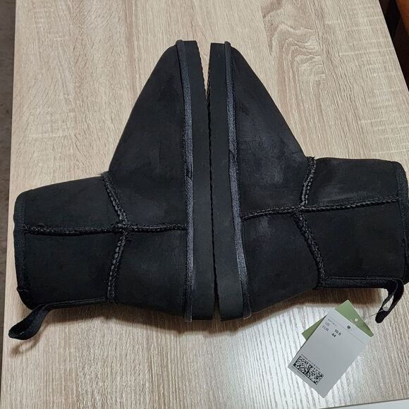H&M Men\'s Warm Lined Slip on Black Boots Size 10.5 NEW with Tags